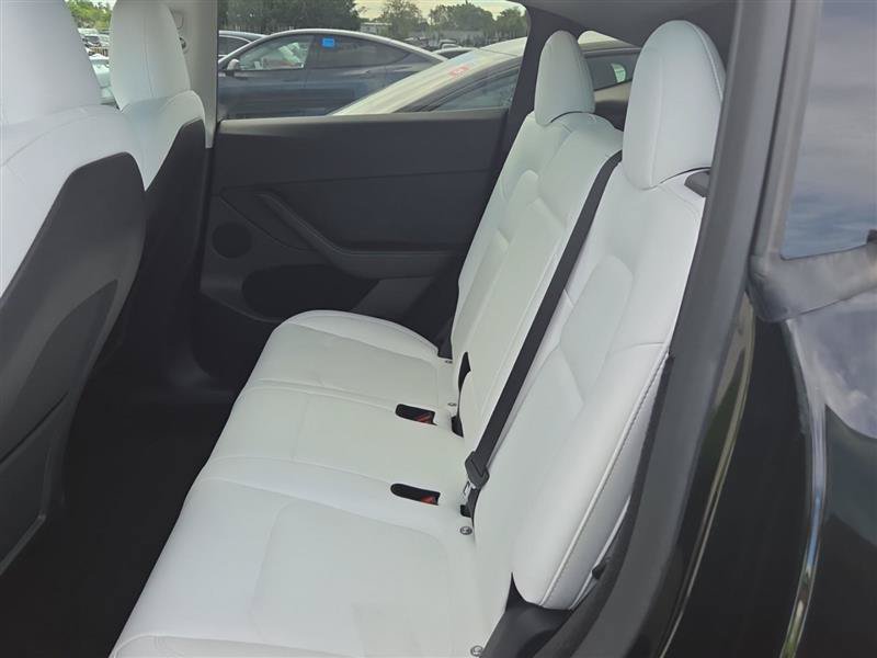 Used 2023 Tesla Model Y Long Range AWD/4WD image 5