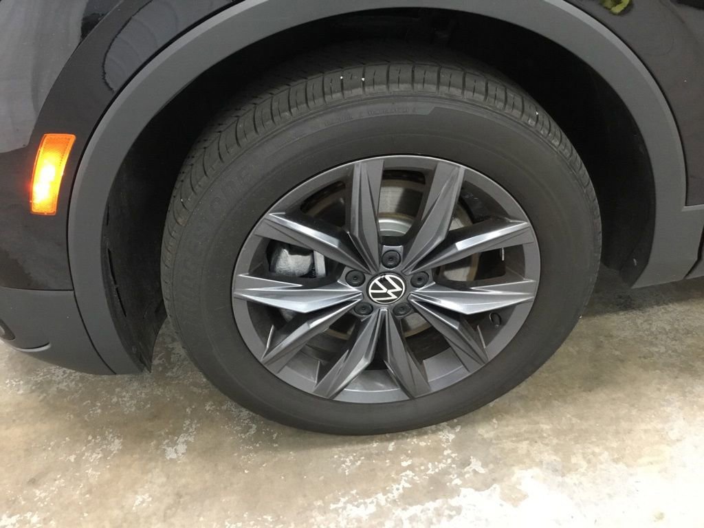 Used 2022 Volkswagen Tiguan SE AWD/4WD image 4