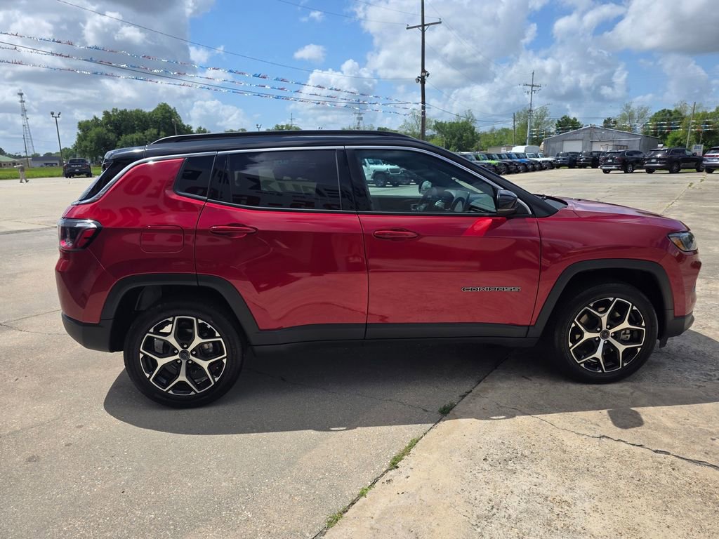 Used 2025 Jeep Compass Limited image 8
