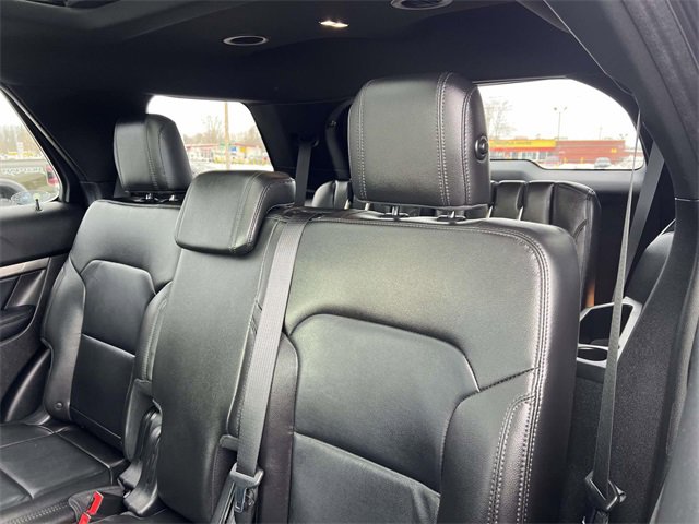 Certified 2018 Ford Explorer XLT w/ Equipment Group 202A image 27