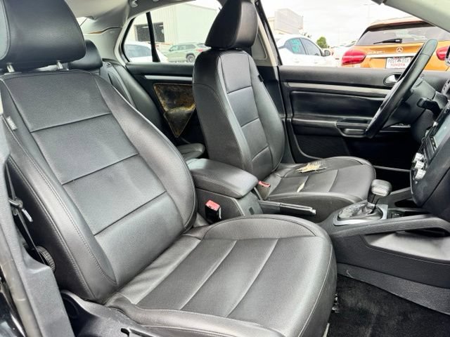 Used 2010 Volkswagen Jetta Limited Edition FWD image 12