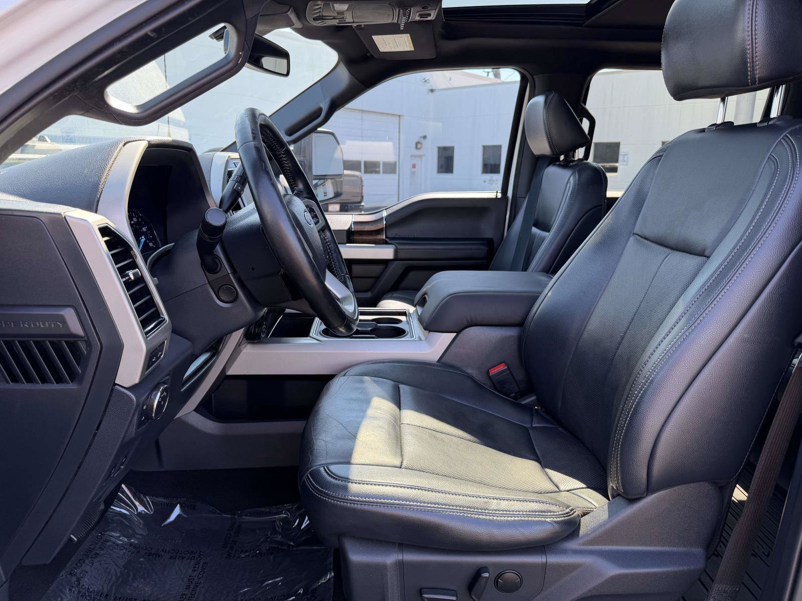Used 2022 Ford F250 Lariat w/ Black Appearance Package AWD/4WD image 8