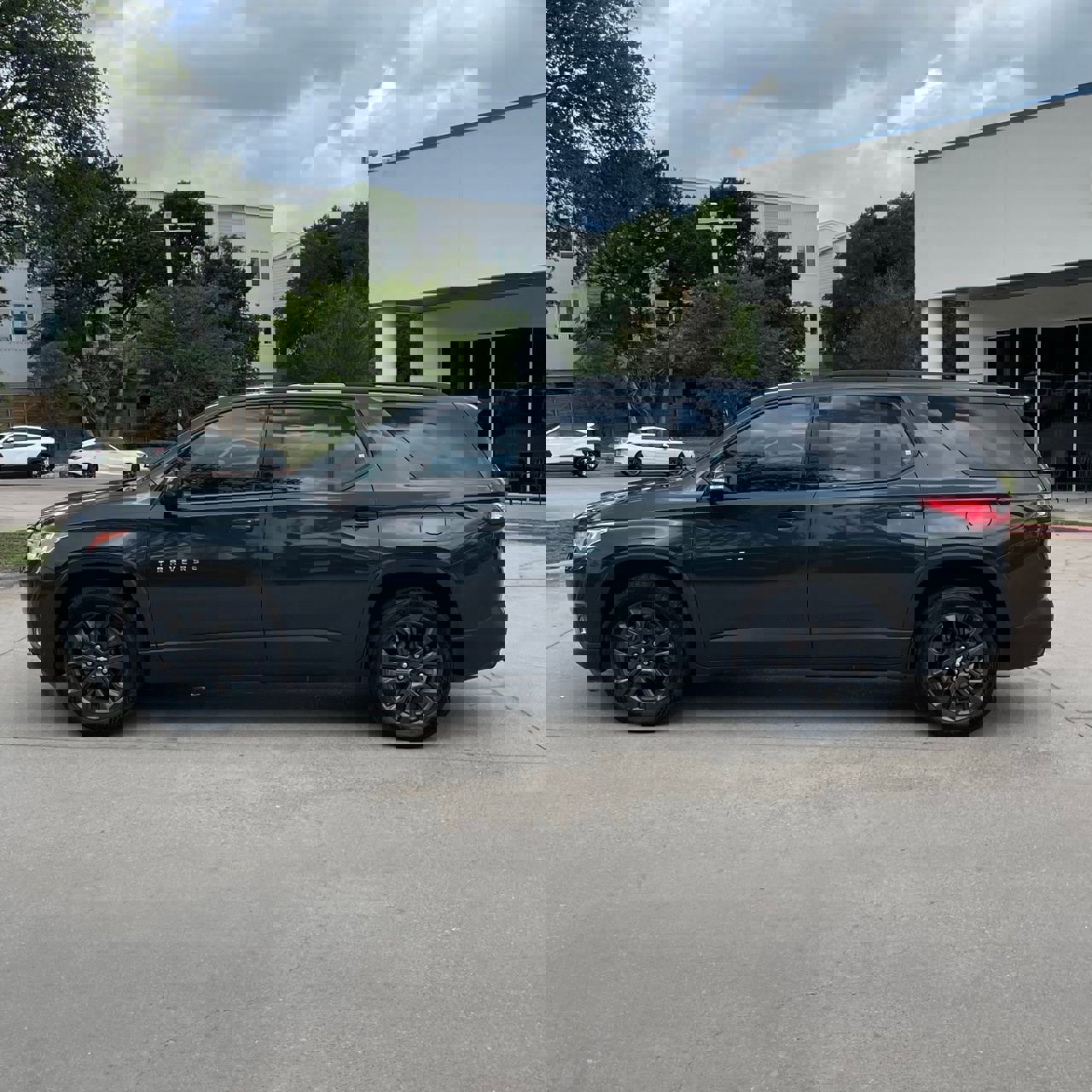 Used 2020 Chevrolet Traverse RS image 3