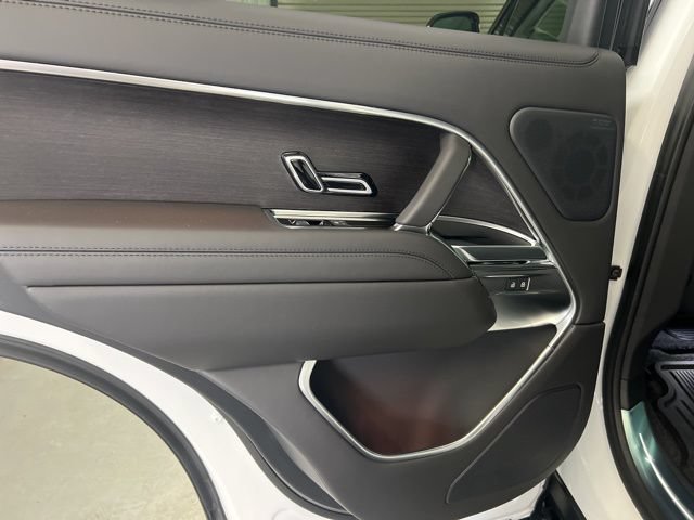 Certified 2025 Land Rover Range Rover SE AWD/4WD image 12