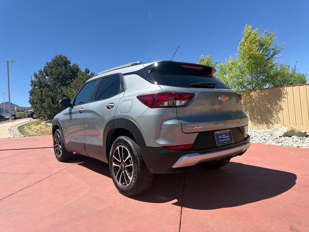 Used 2025 Chevrolet TrailBlazer LT AWD/4WD image 5