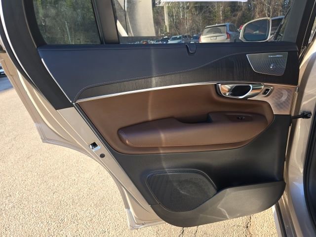 Certified 2025 Volvo XC90 B6 Ultra w/ Lounge Package image 22