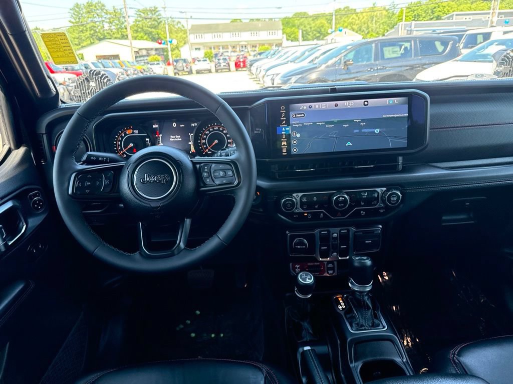 Used 2025 Jeep Wrangler Unlimited Rubicon AWD/4WD image 25