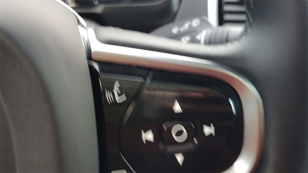 Certified 2024 Volvo XC90 T8 Plus w/ Protection Package Premier image 16