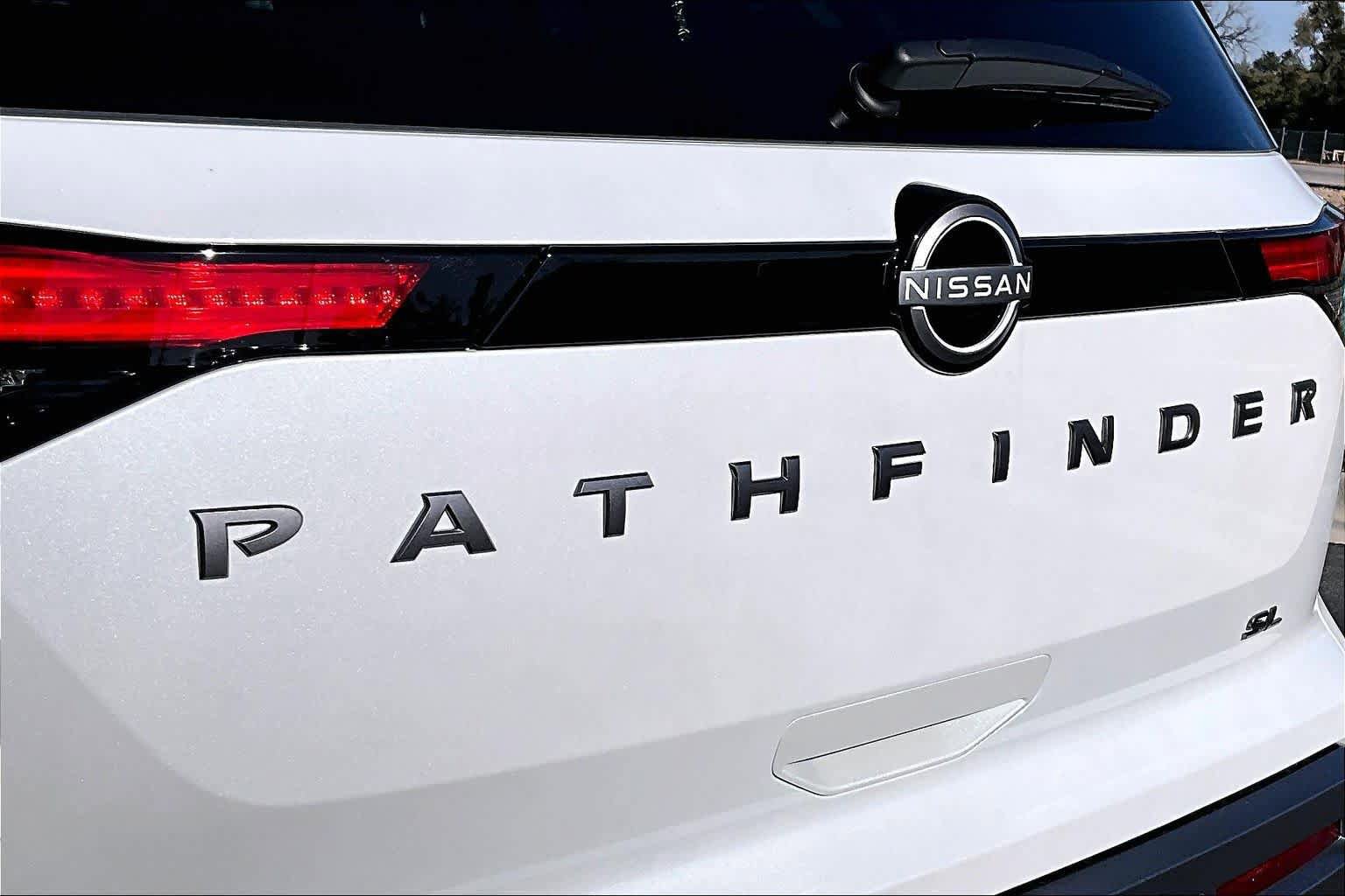 New 2026 Nissan Pathfinder SL FWD image 15