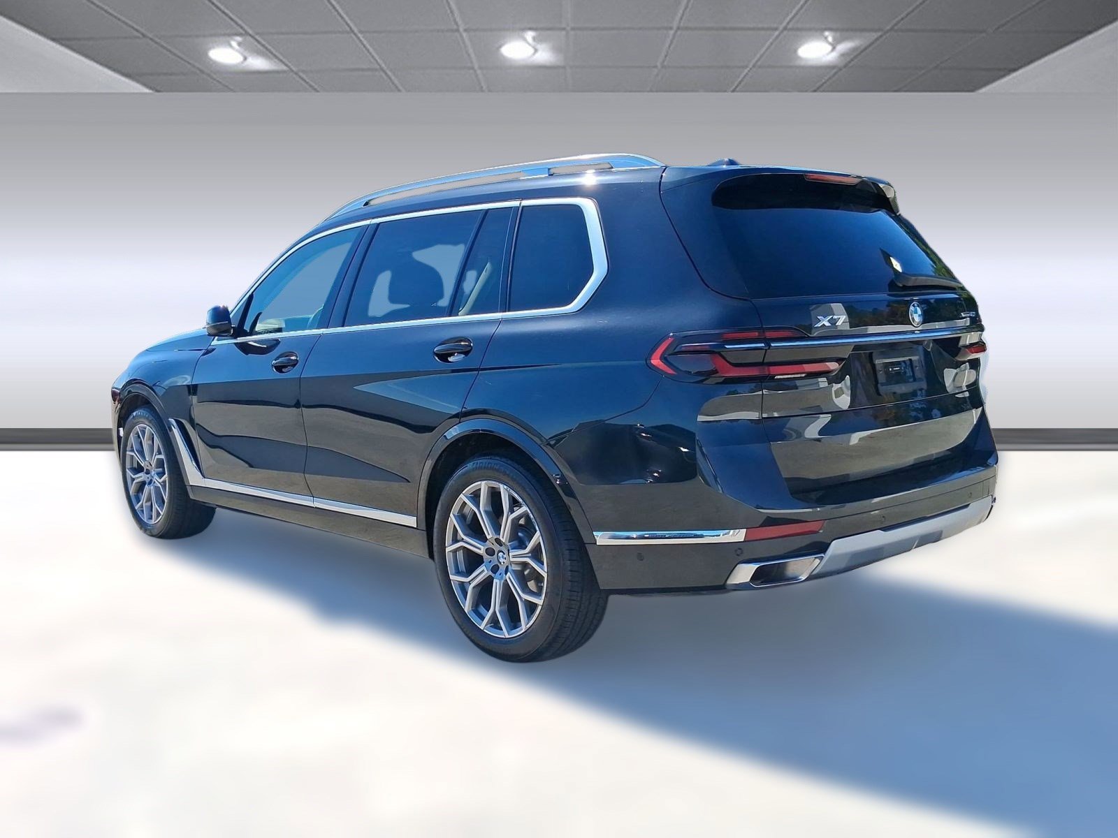 Certified 2024 BMW X7 xDrive40i w/ Premium Package image 3