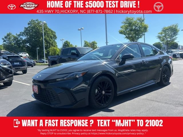 Used 2025 Toyota Camry SE FWD image 1
