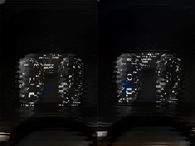 Used 2021 Volvo XC60 T5 Momentum w/ Premium Package image 25