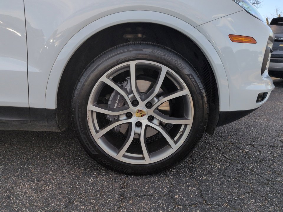 Used 2019 Porsche Cayenne AWD/4WD image 25