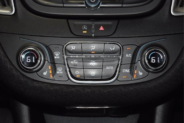 Used 2024 Chevrolet Malibu LT FWD image 35