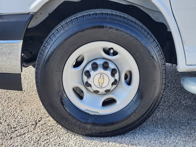 Used 2025 Chevrolet Express 2500 w/ Driver Convenience Package RWD image 10