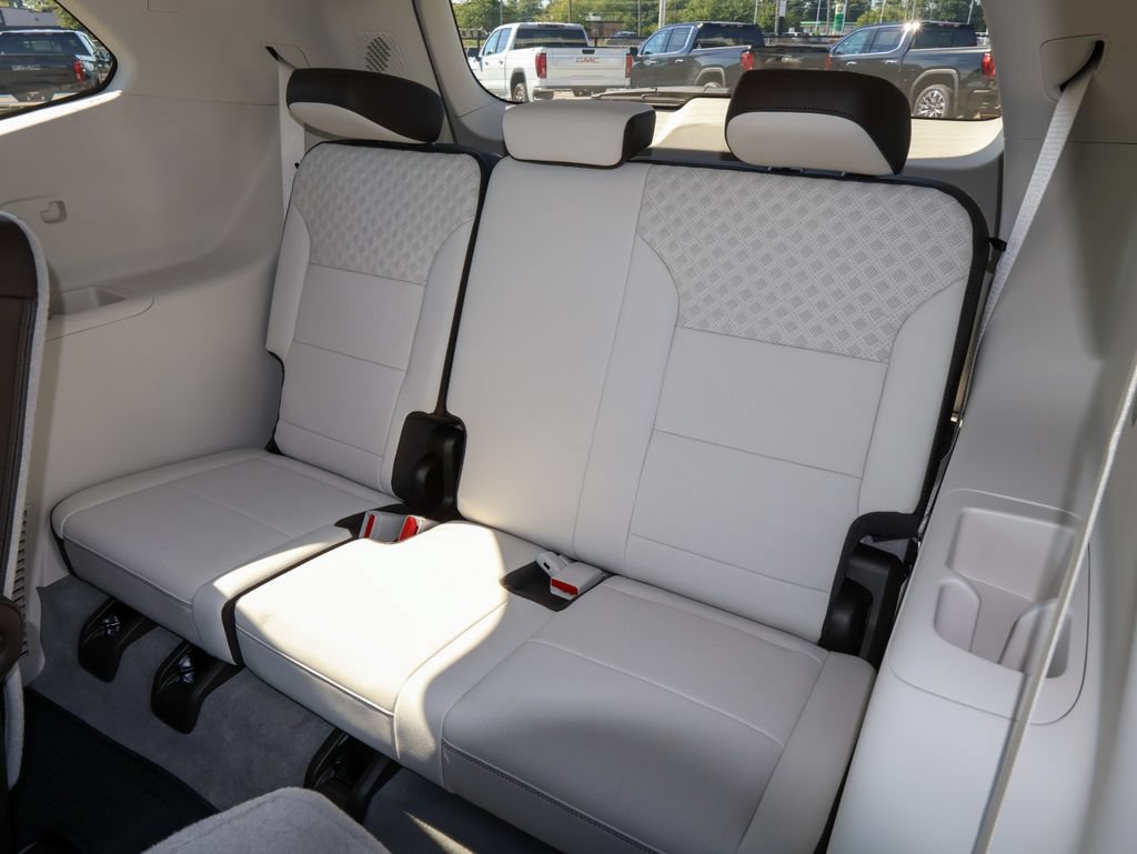 New 2026 GMC Acadia Denali w/ Super Cruise Package AWD/4WD image 13