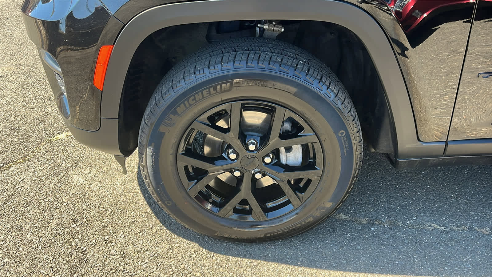 Used 2025 Jeep Grand Cherokee Altitude image 10