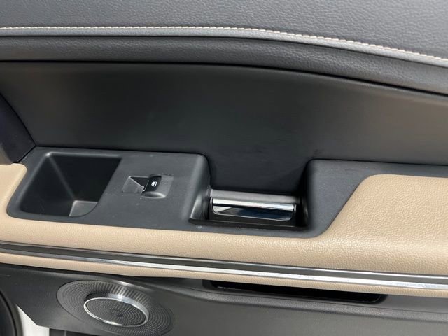 Used 2024 Ford Expedition Max XLT image 53