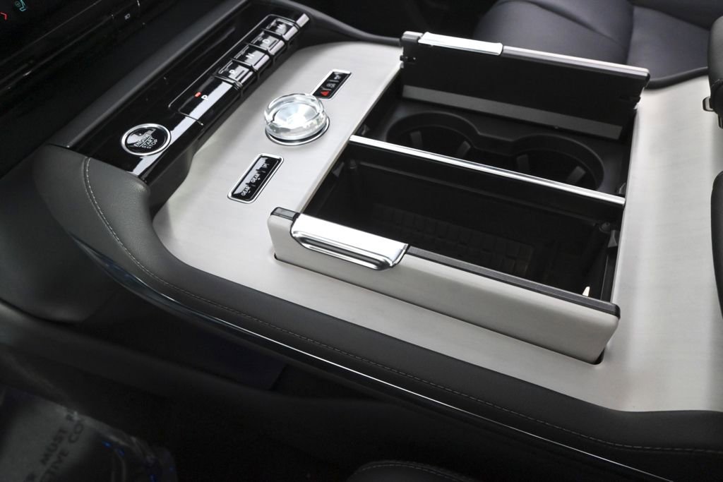 New 2026 Lincoln Navigator Reserve image 32