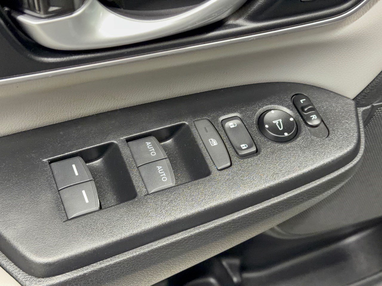 Used 2021 Honda CR-V EX-L image 15