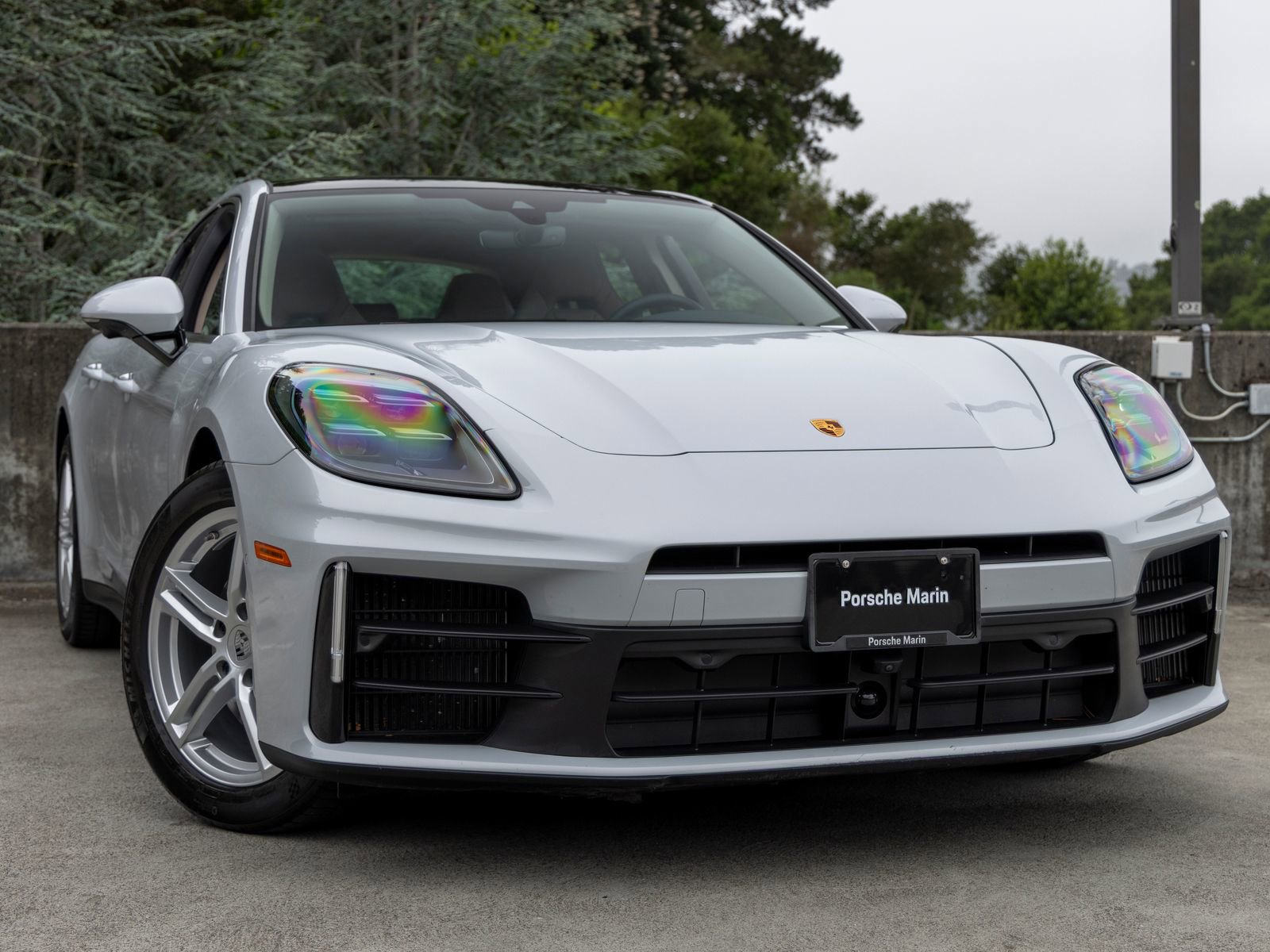 Certified 2025 Porsche Panamera image 9