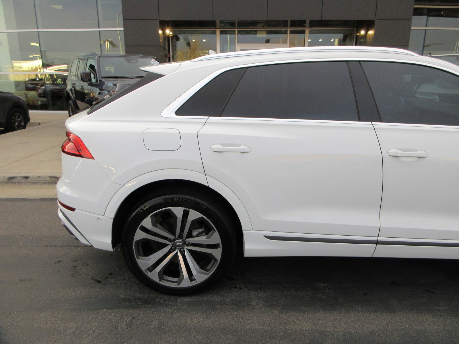 Used 2020 Audi Q8 Premium Plus image 12