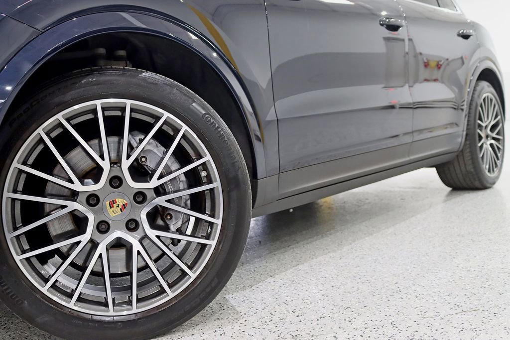 Used 2023 Porsche Cayenne image 4