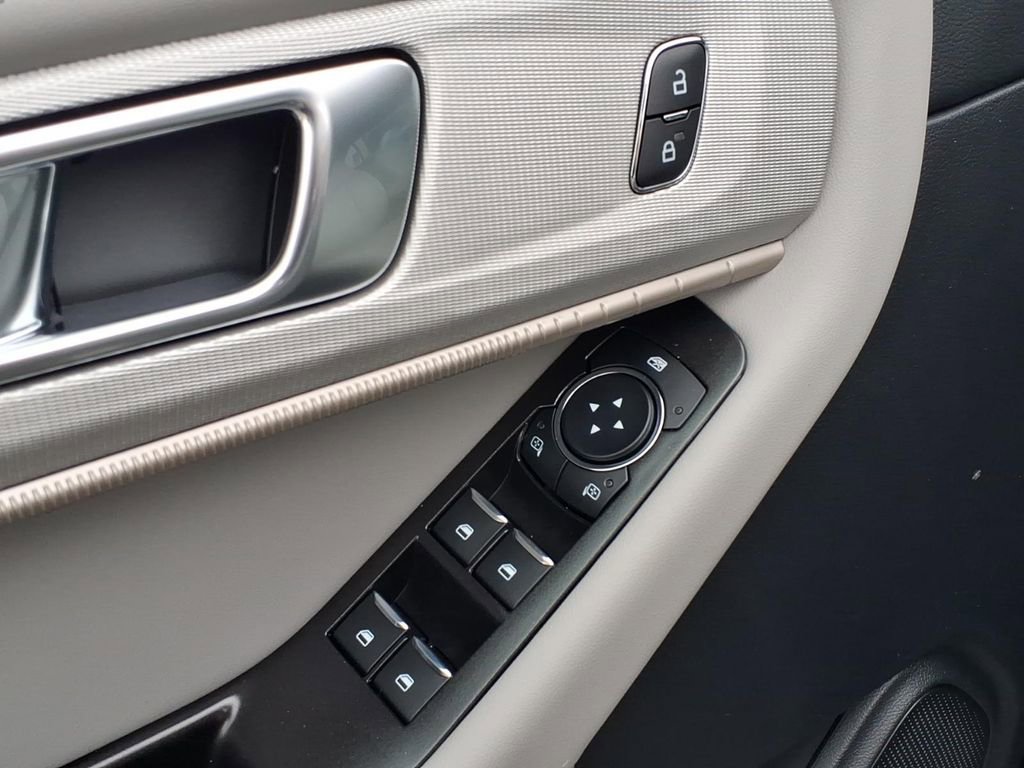 New 2026 Ford Explorer Active image 16