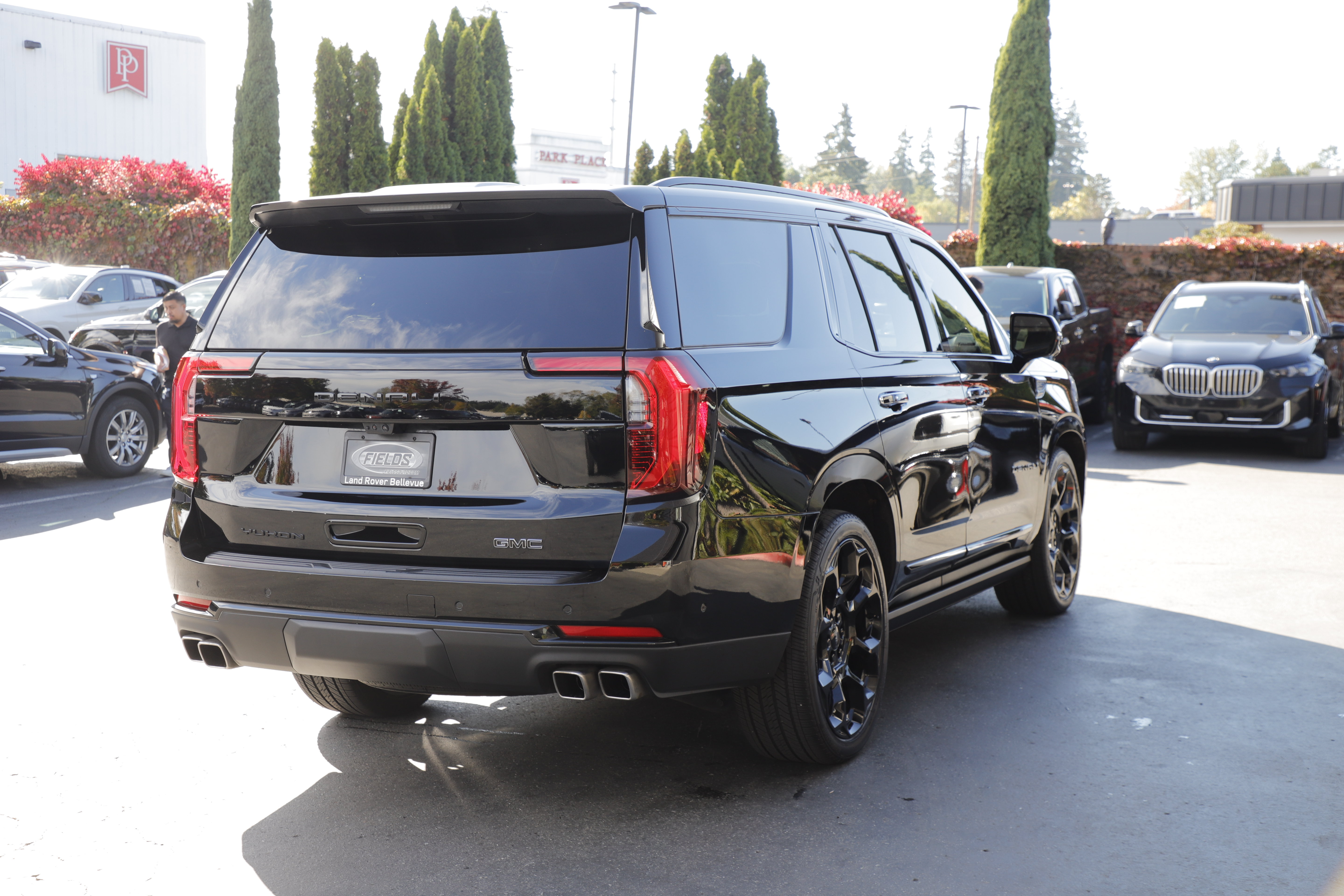 Used 2025 GMC Yukon Denali w/ Denali Reserve Package AWD/4WD image 6