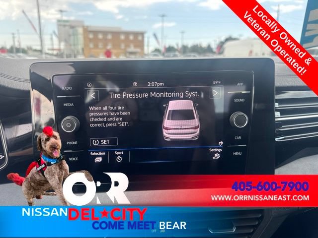 Used 2025 Volkswagen Jetta SE FWD image 22