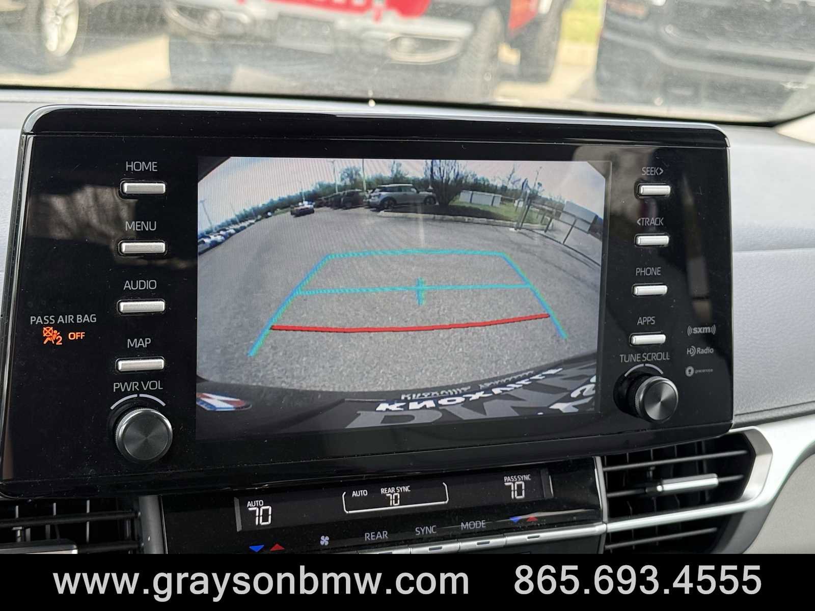 Used 2024 Toyota Sienna LE FWD image 43