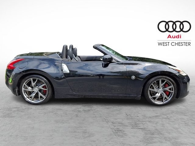 Used 2016 Nissan 370Z Touring Sport RWD image 7