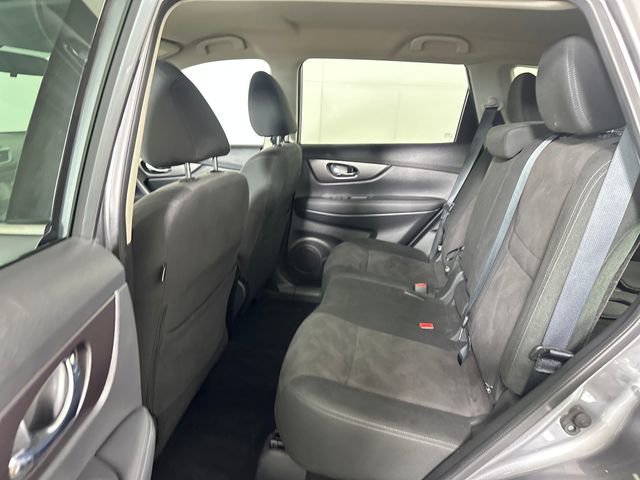 Used 2016 Nissan Rogue SV image 25