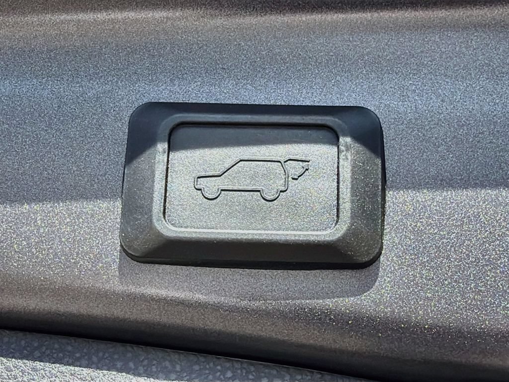 Used 2023 Toyota RAV4 XLE Premium FWD image 13