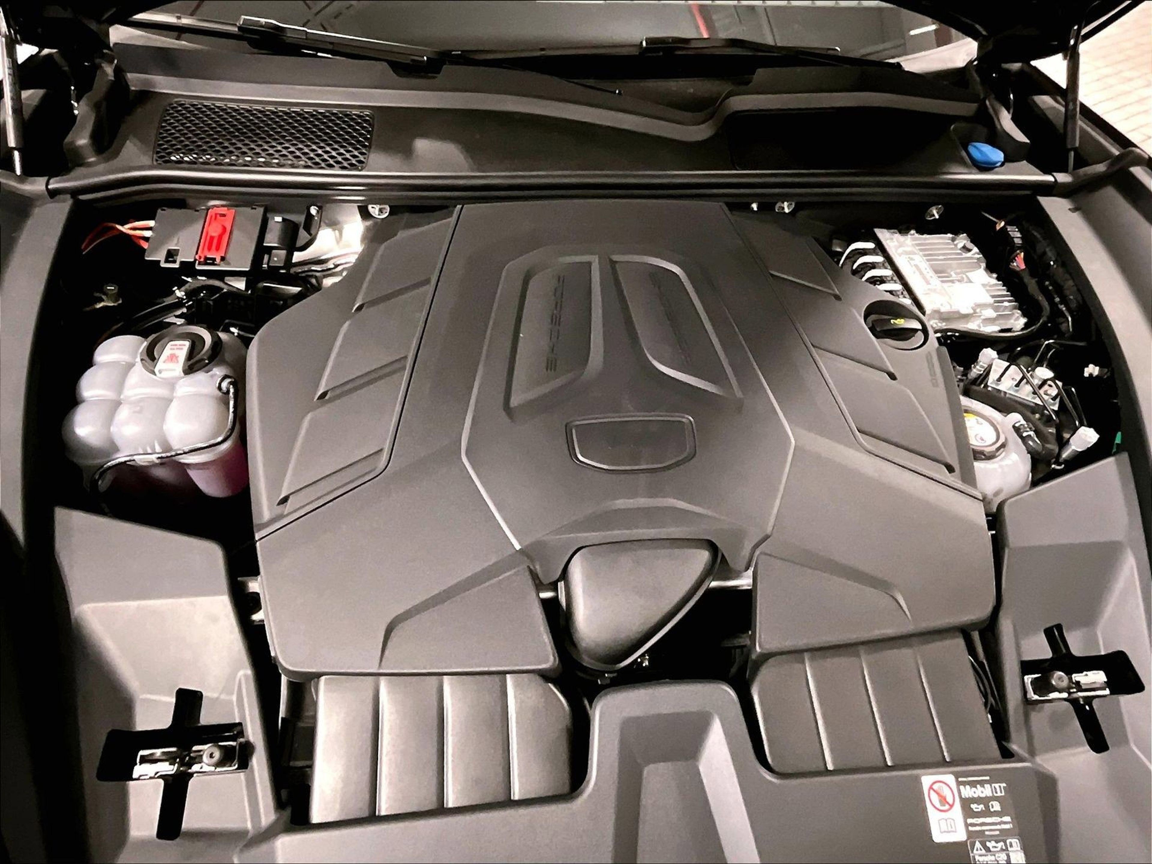 New 2026 Porsche Cayenne E-Hybrid image 12