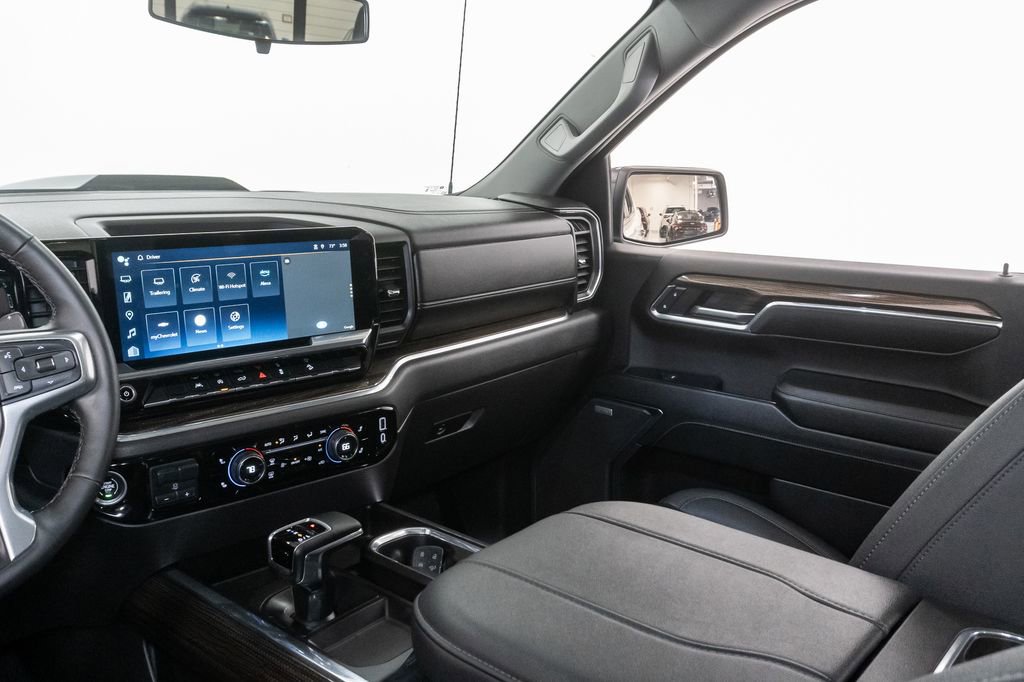 Used 2023 Chevrolet Silverado 1500 LT Trail Boss w/ Convenience Package II AWD/4WD image 16