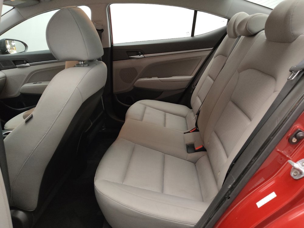 Used 2017 Hyundai Elantra SE image 18