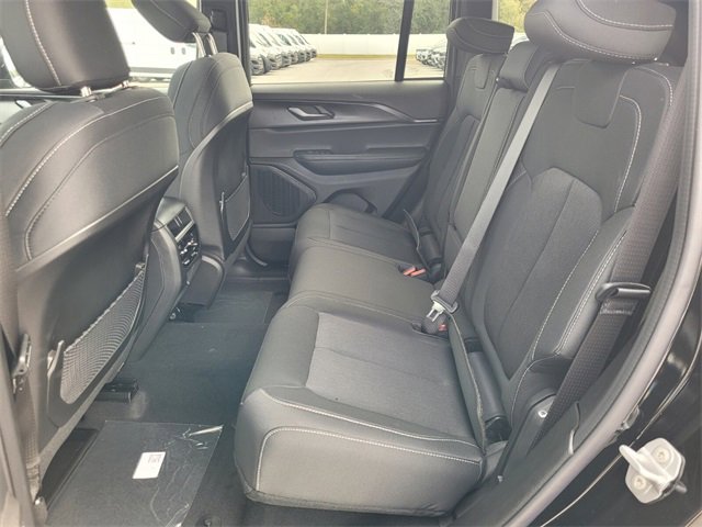 New 2025 Jeep Grand Cherokee Laredo X image 7