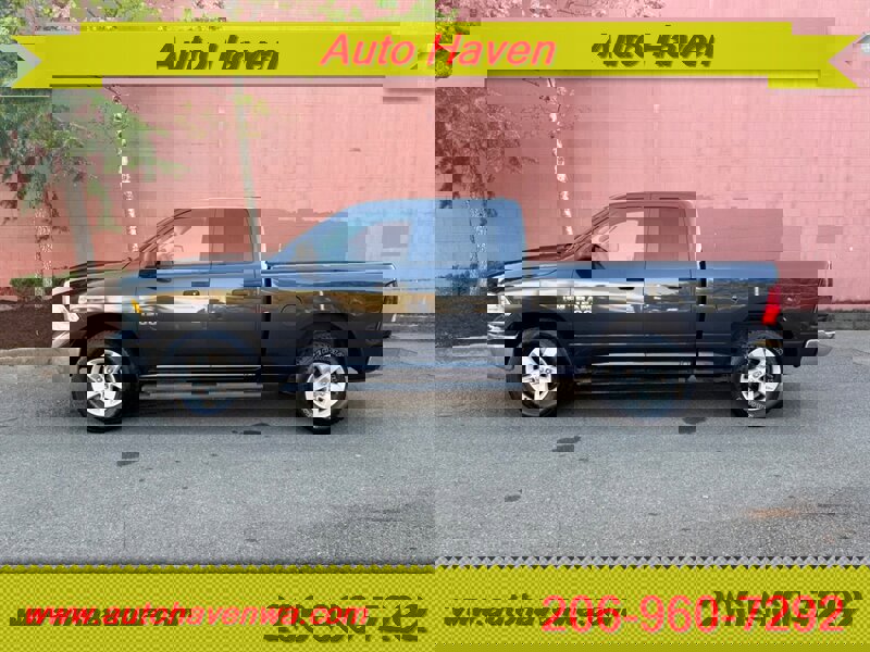 Used 2018 RAM 1500 ST w/ SXT Appearance Group image 3