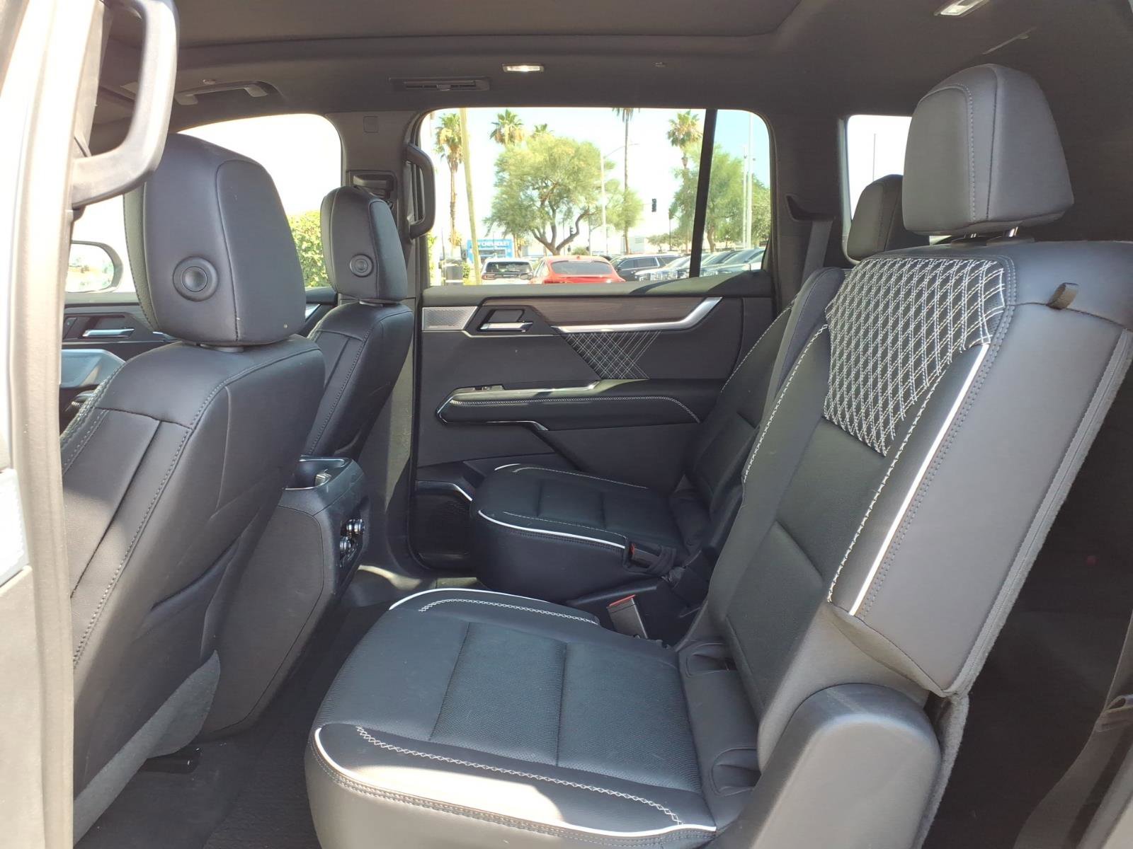 Used 2025 GMC Acadia Denali w/ Super Cruise Package FWD image 16