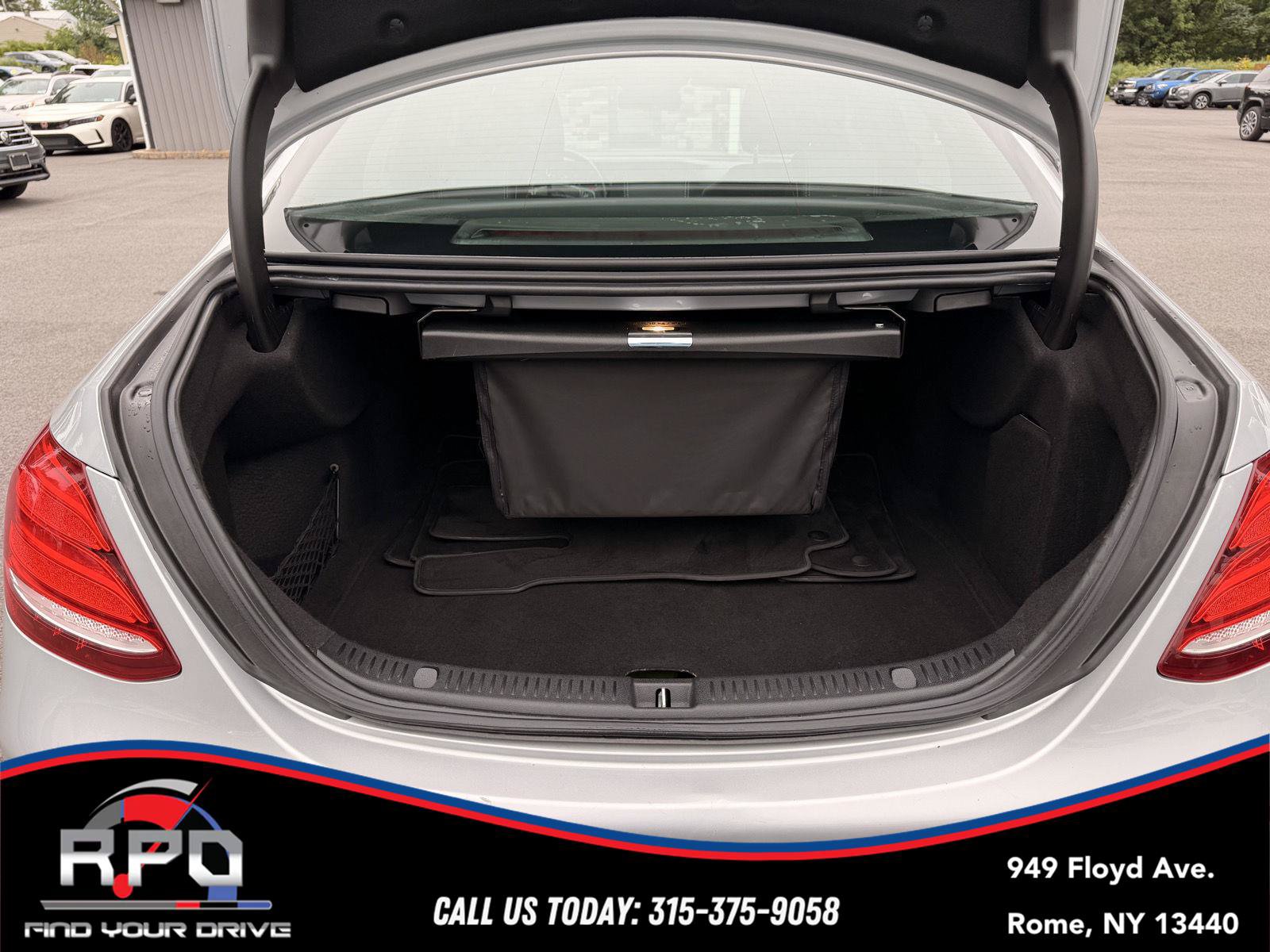 Used 2017 Mercedes-Benz E 300 4MATIC image 33