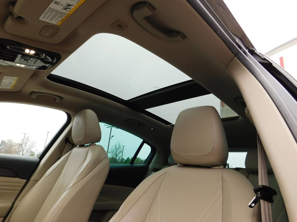 Used 2023 Maserati Grecale GT image 18