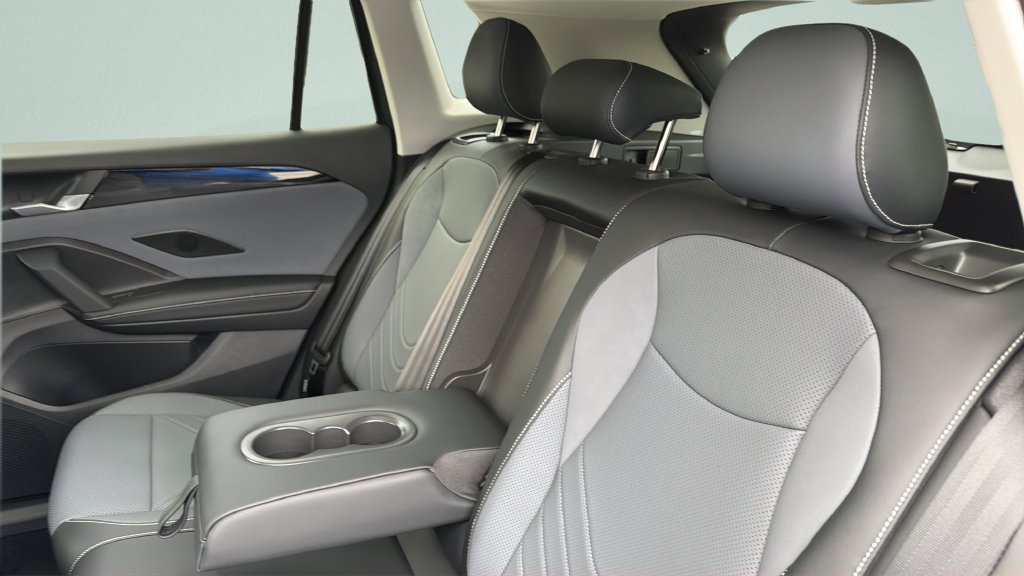 New 2026 Volkswagen Tiguan SE FWD image 32