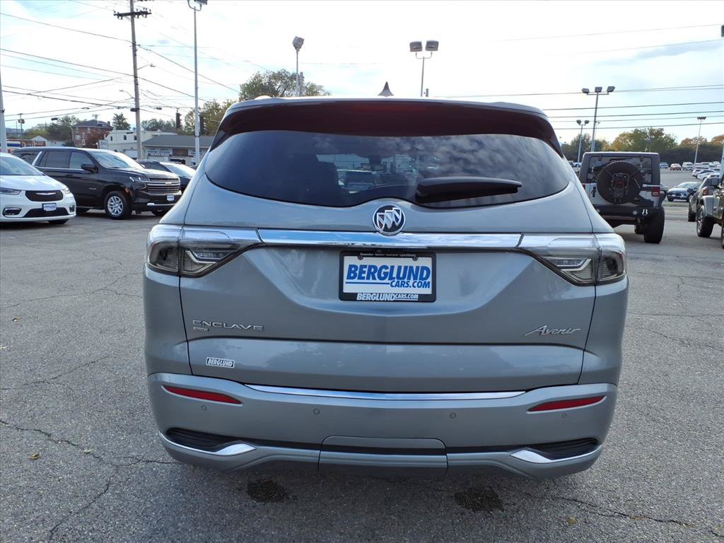Used 2024 Buick Enclave Avenir w/ Avenir Technology Package AWD/4WD image 5