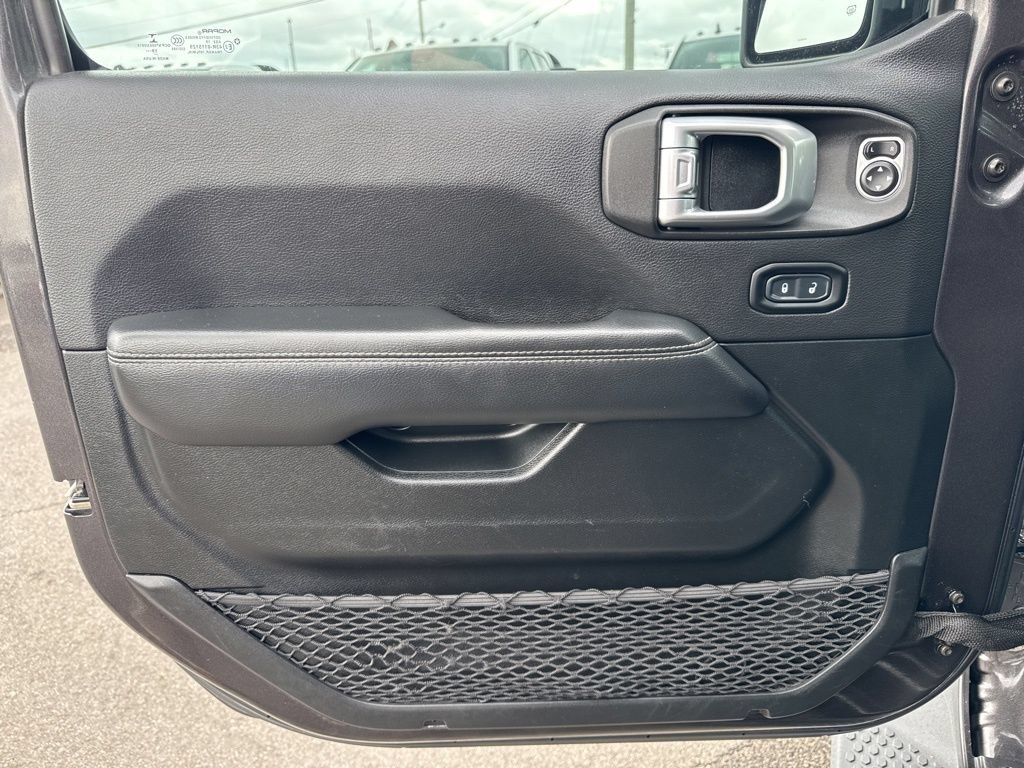 Used 2020 Jeep Wrangler Unlimited Sahara AWD/4WD image 27