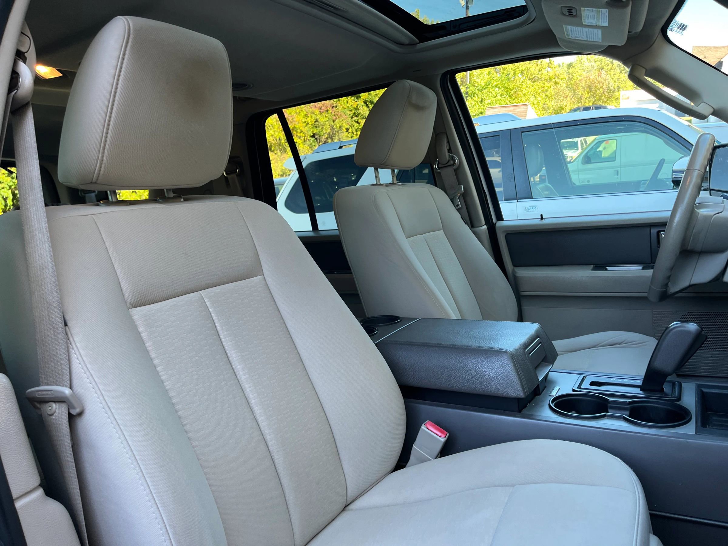 Used 2011 Ford Expedition XLT w/ HD Trailer Tow Pkg image 13