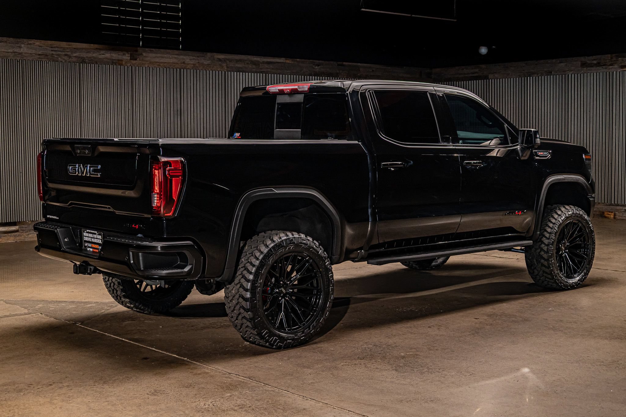 Used 2024 GMC Sierra 1500 AT4X AWD/4WD image 10