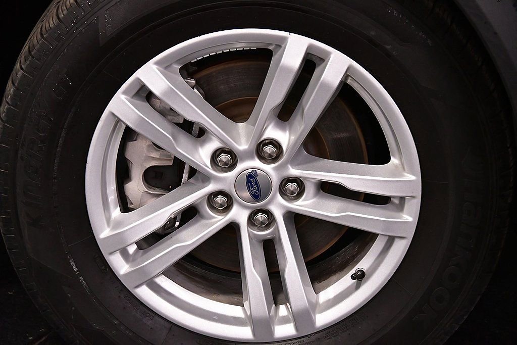 Used 2023 Ford Explorer XLT image 9