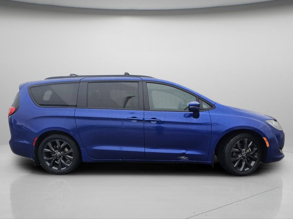 Used 2019 Chrysler Pacifica Limited FWD image 24