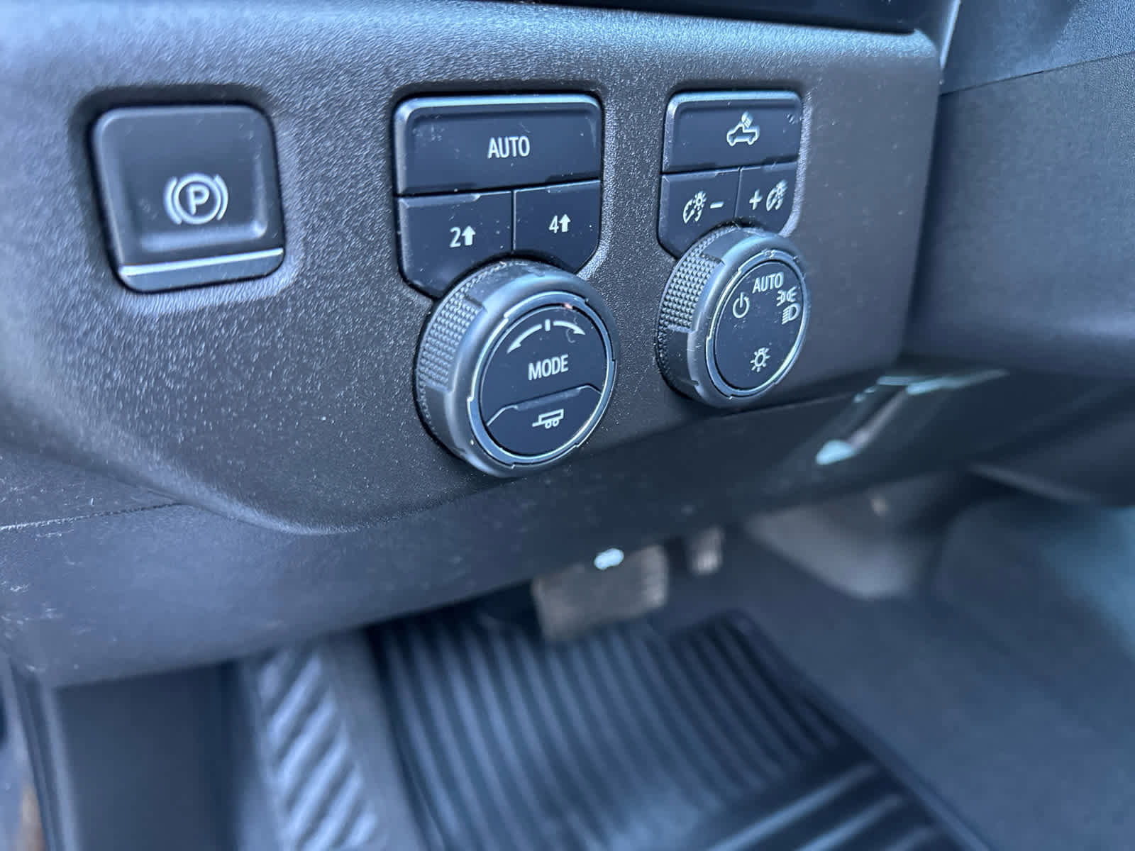 Used 2022 Chevrolet Silverado 1500 LT image 18